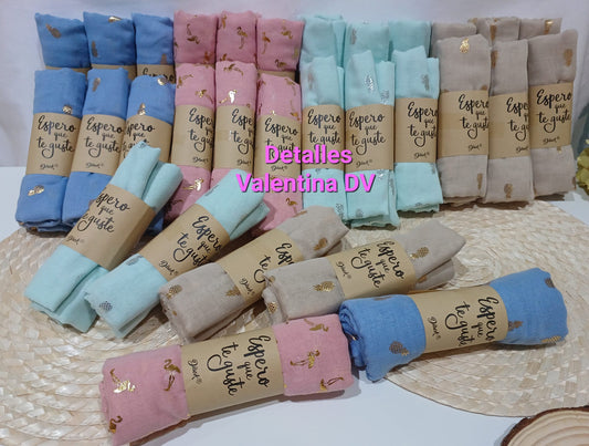 Pañuelo piñas y flamencos con presentación kraft