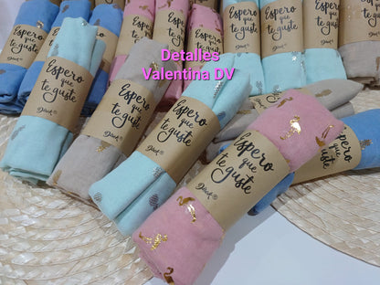 Pañuelo piñas y flamencos con presentación kraft