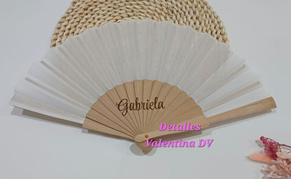 Abanico personalizado de tela y madera natural con grabación láser