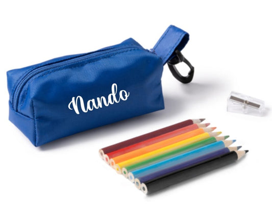 Estuche personalizado con lápices de colores y sacapuntas