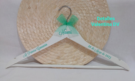 Percha blanca personalizada