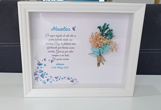 Marco de agradecimiento con flores preservadas