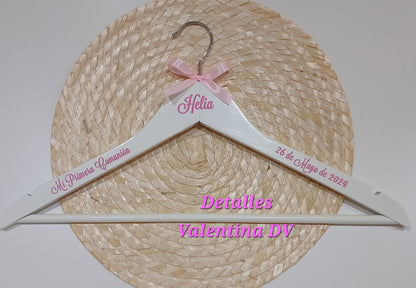 Percha blanca personalizada