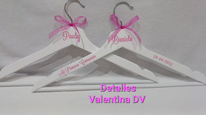 Percha blanca personalizada